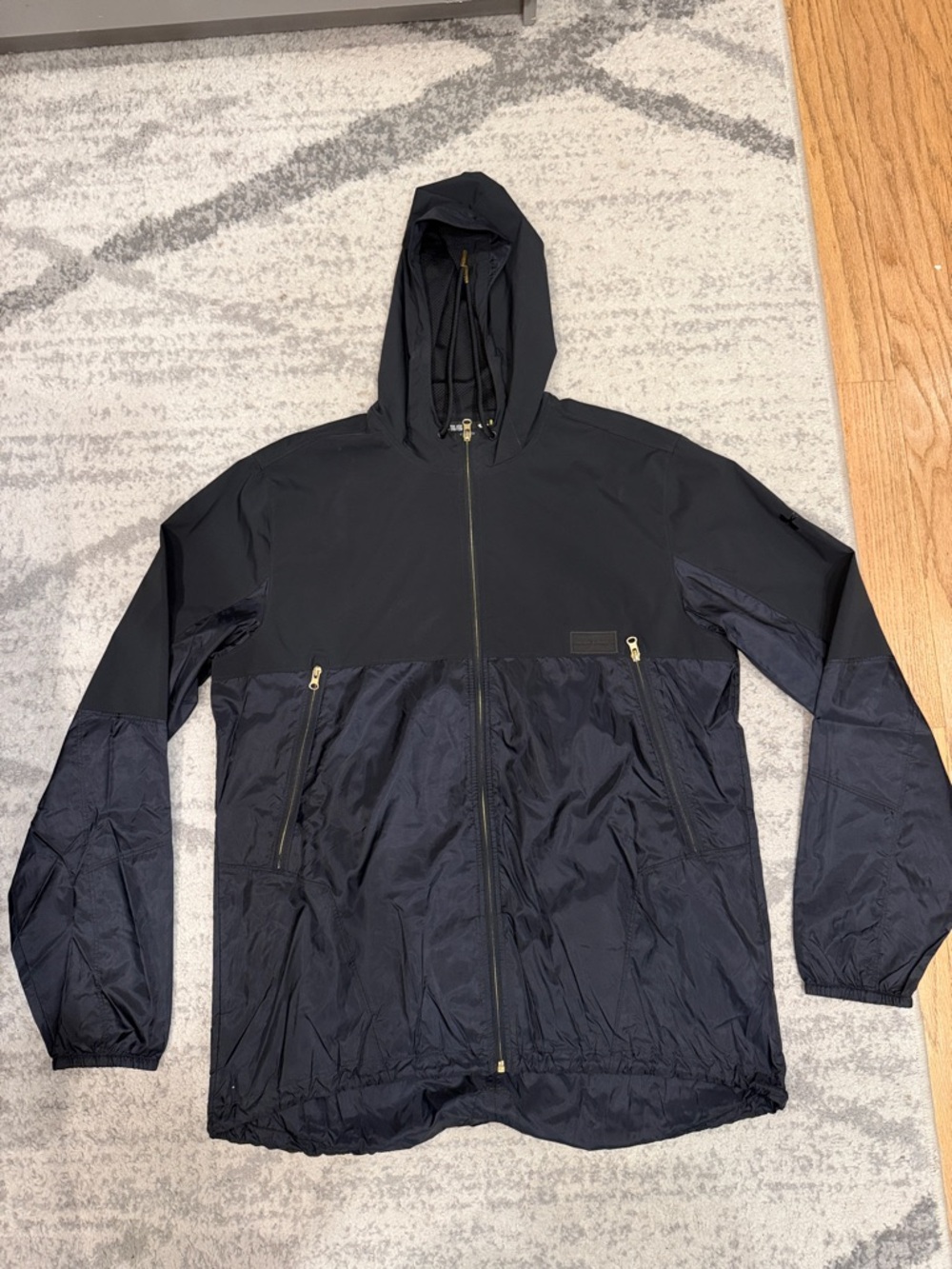 Under Armour Men's Two-Tone Black Hooded Windbreaker